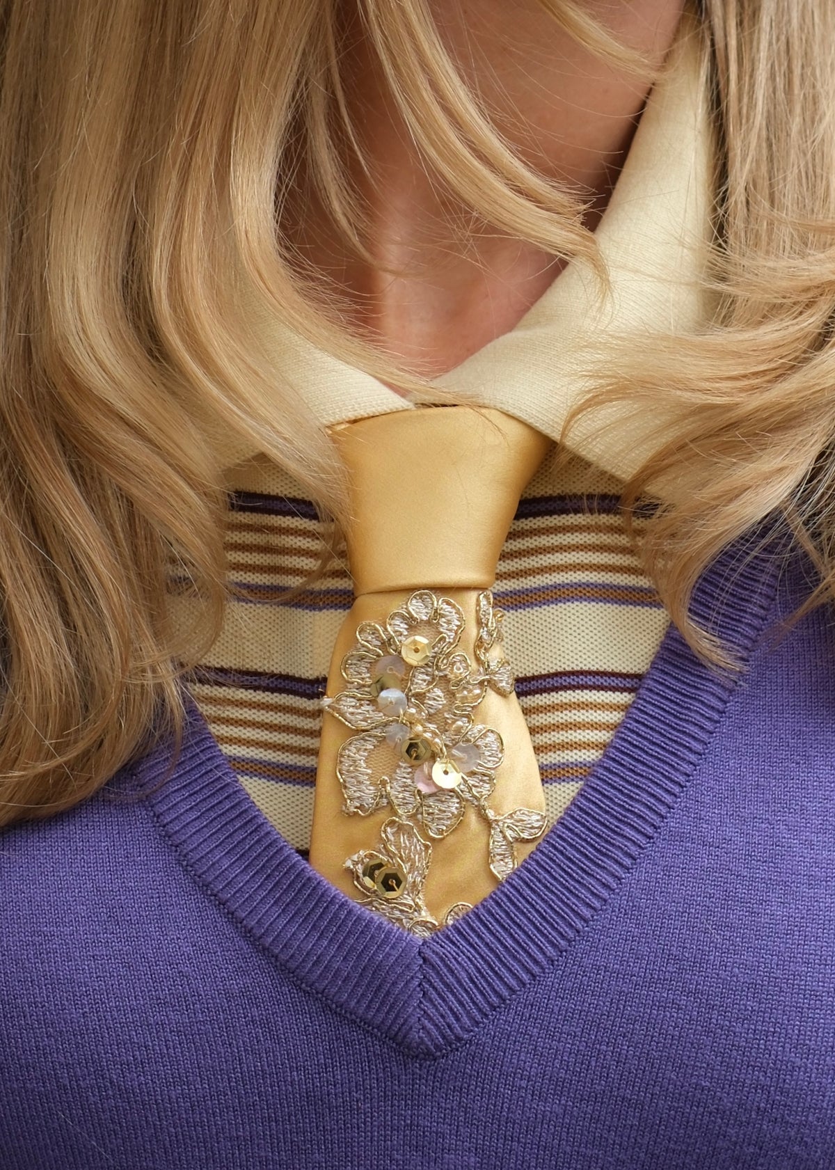 Elsa Tie