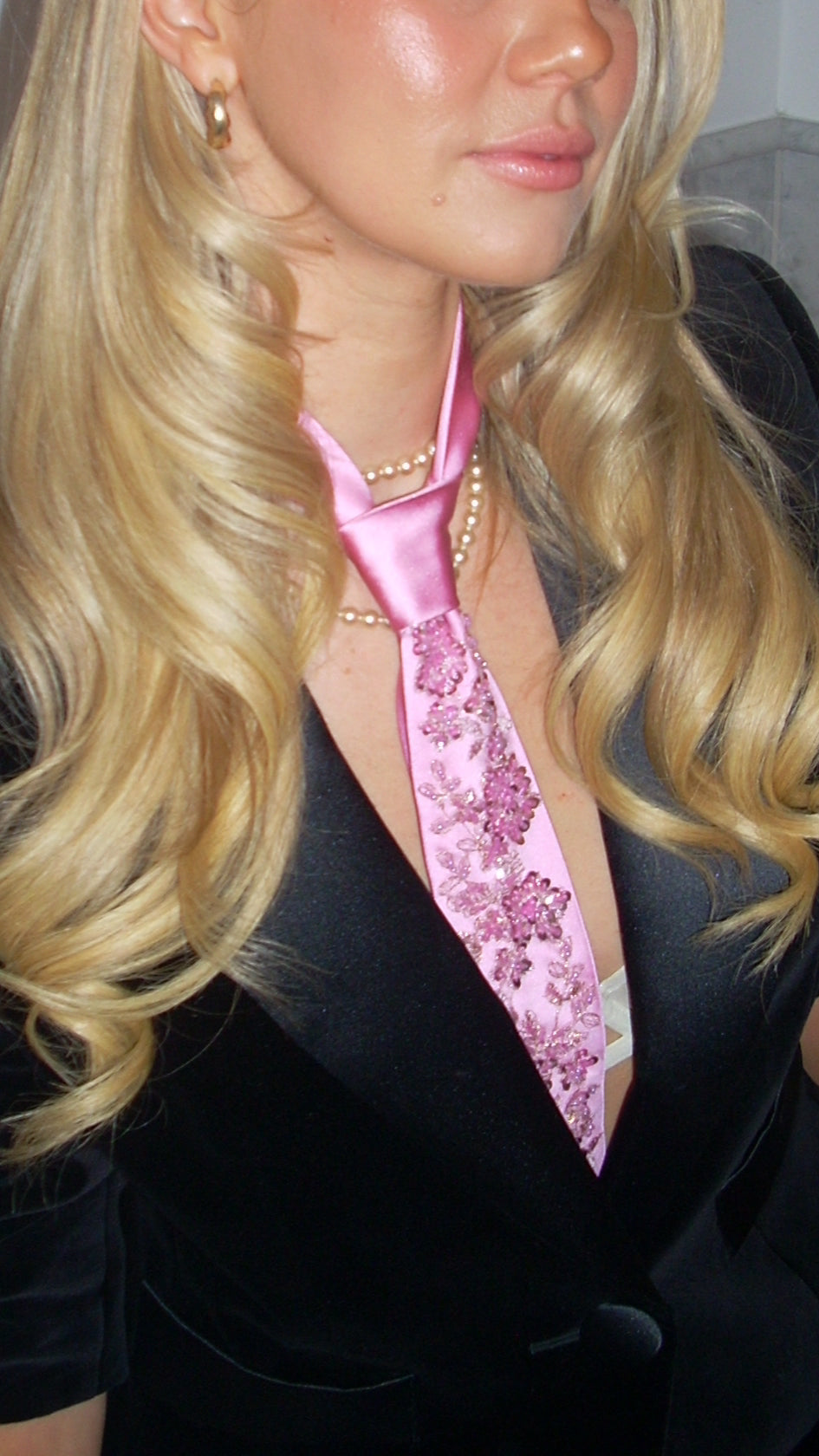 Astrid Tie
